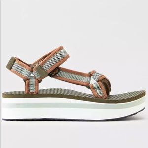 Teva Flatform Universal Mesh Print Sandal